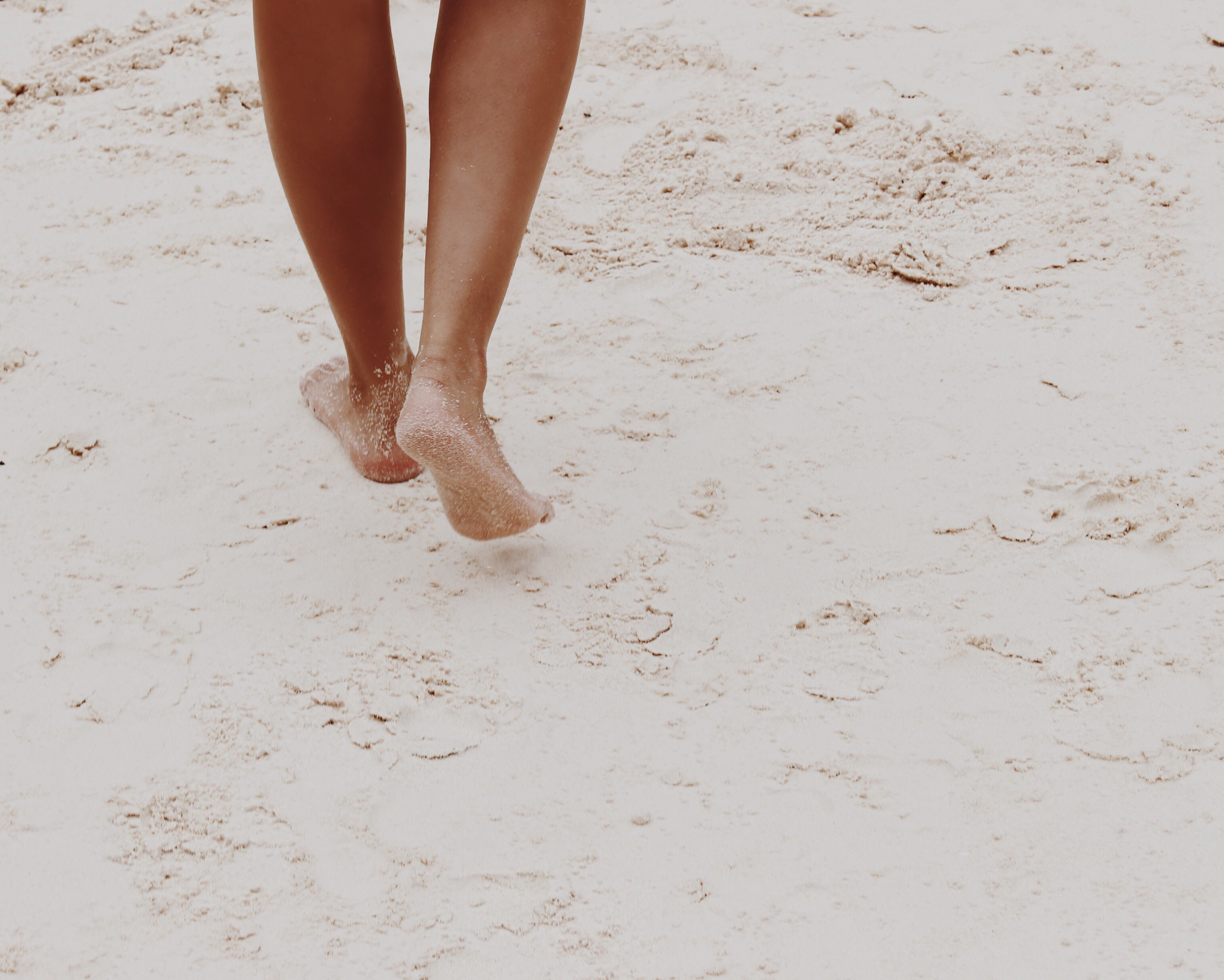 Minimalismo Walk Beach Feet